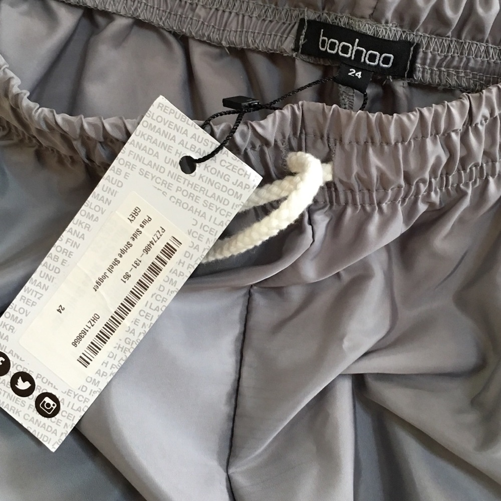 boohoo- Side stripe shell jogger - Picture 2 of 4